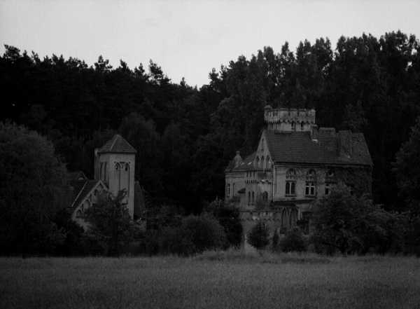 Schloss Sinntrotz - Tiny Castle in Gehren, Germany