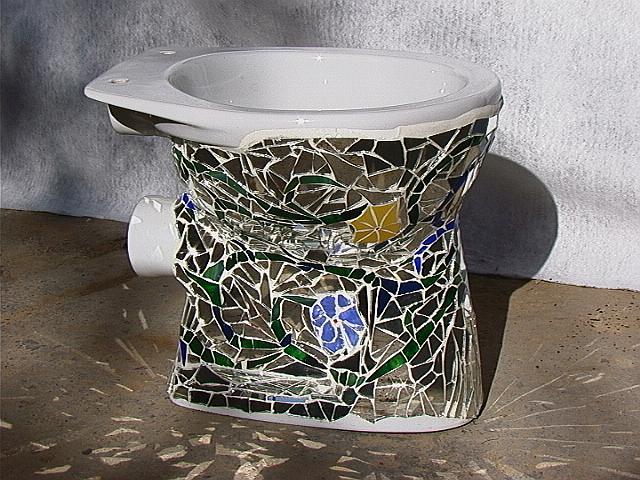 Ein einmaliges Kunstwerk: Mosaik-WC